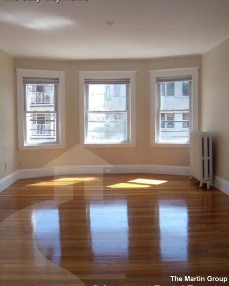 Building Photo - 47 Standish St