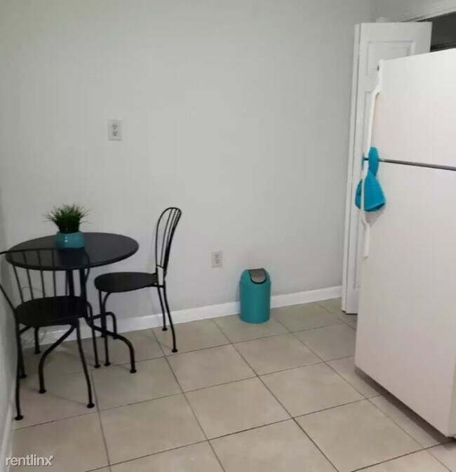Primary Photo - 1 br, 1 bath Apartment - 891 SW 128 court
