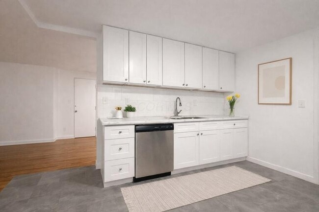 Building Photo - 672 Sheridan Ave