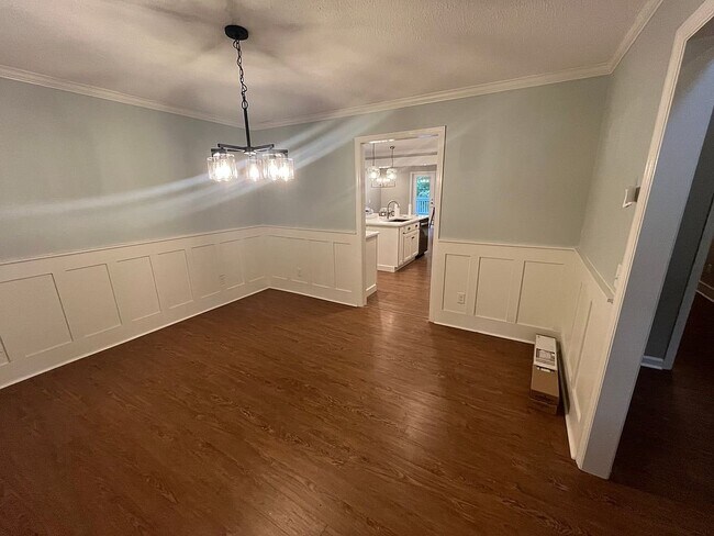 Building Photo - 509 Castlewood Trail