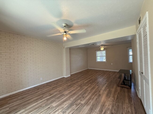 Building Photo - 3 Bedroom Rental - close to Cape Fear Vall...