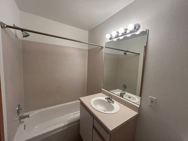 Building Photo - 4234 Wintergreen Cir
