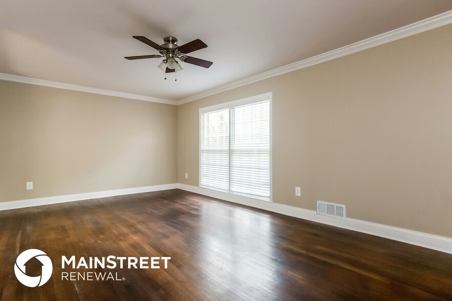 Building Photo - 2134 Elinwood Dr