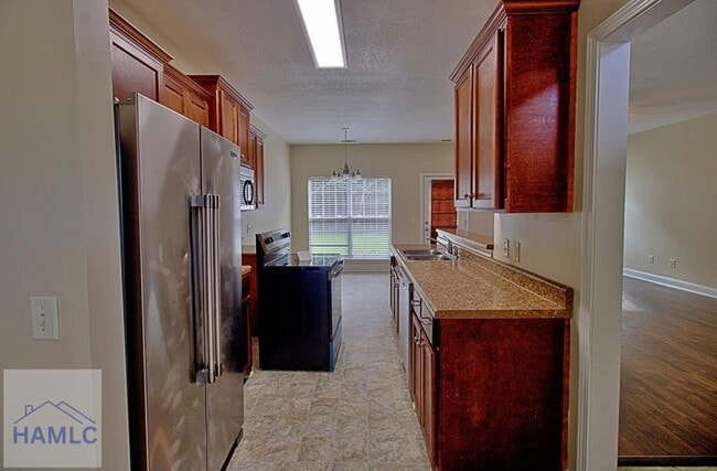 Building Photo - 1105 Sara Ln
