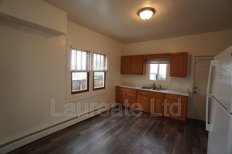 Building Photo - 1440 Kenton St