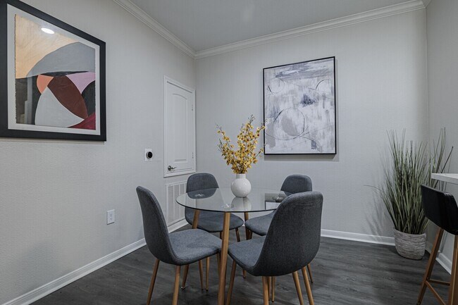 Building Photo - Bright, Open, & $500 Off