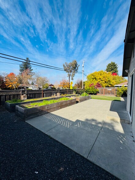 Building Photo - 2913 Carissa Ct