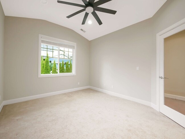 Building Photo - 4 Bed and 2.5 Bath Beautiful Single-family Home for Rent!