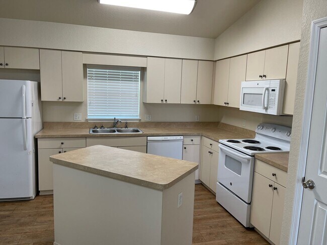 Building Photo - 8118 Juniper Rd