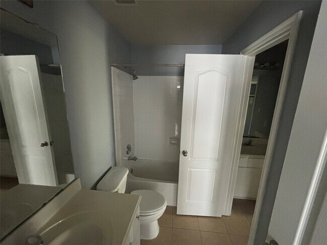 Building Photo - 12823 Dadebrook Ct