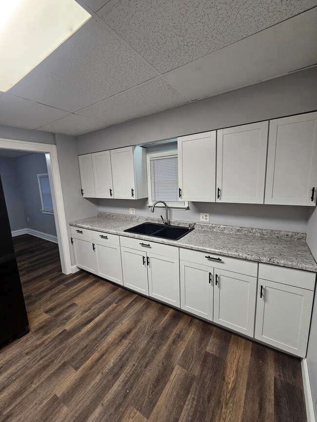 Building Photo - 1308 Loretta Ave