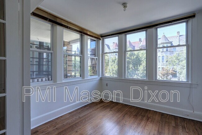 Building Photo - 2417 Eutaw Pl