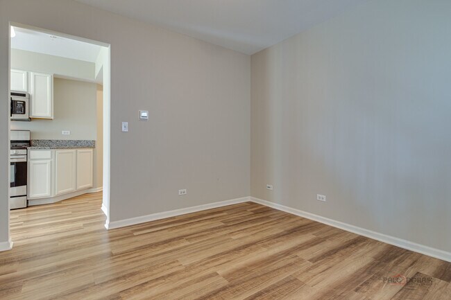 Building Photo - 2487 Dickens Dr