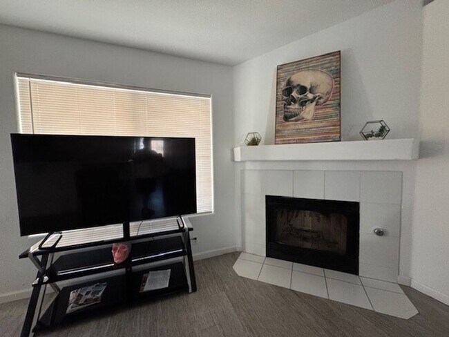 Building Photo - Pool Home with 3Bedrooms +Bonus Room Bullhead Parkway-Desert Foothills Estates- Can Be "Furnished...