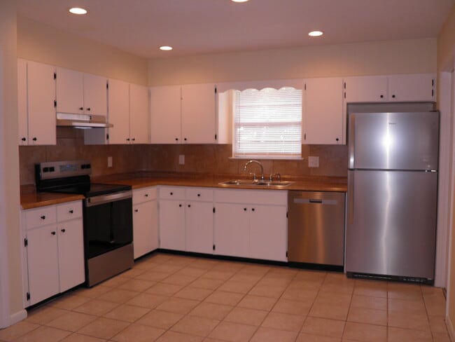 Building Photo - 14 Jonquil Ave NW