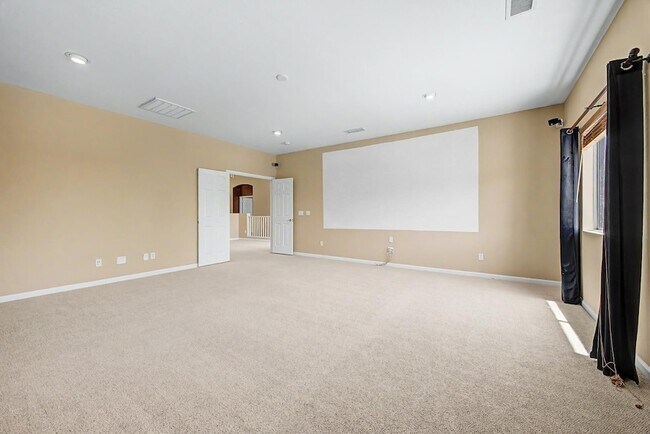 Building Photo - 472 W Pelican Dr