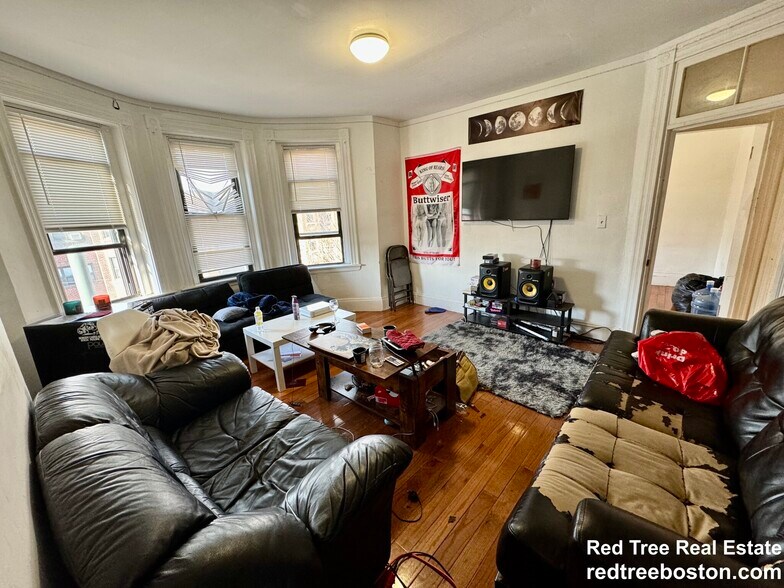 Building Photo - 872 Huntington Ave