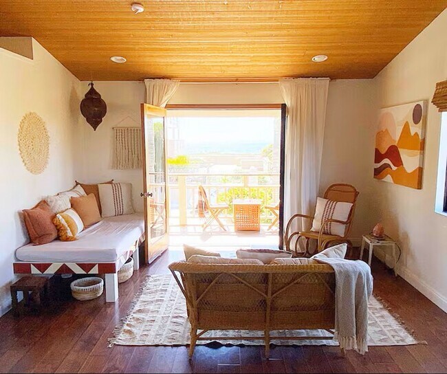 Building Photo - Luxe 3-Bedroom, 3-Bath Beach Home in Encinitas – w Furnished Option! Showing Today!