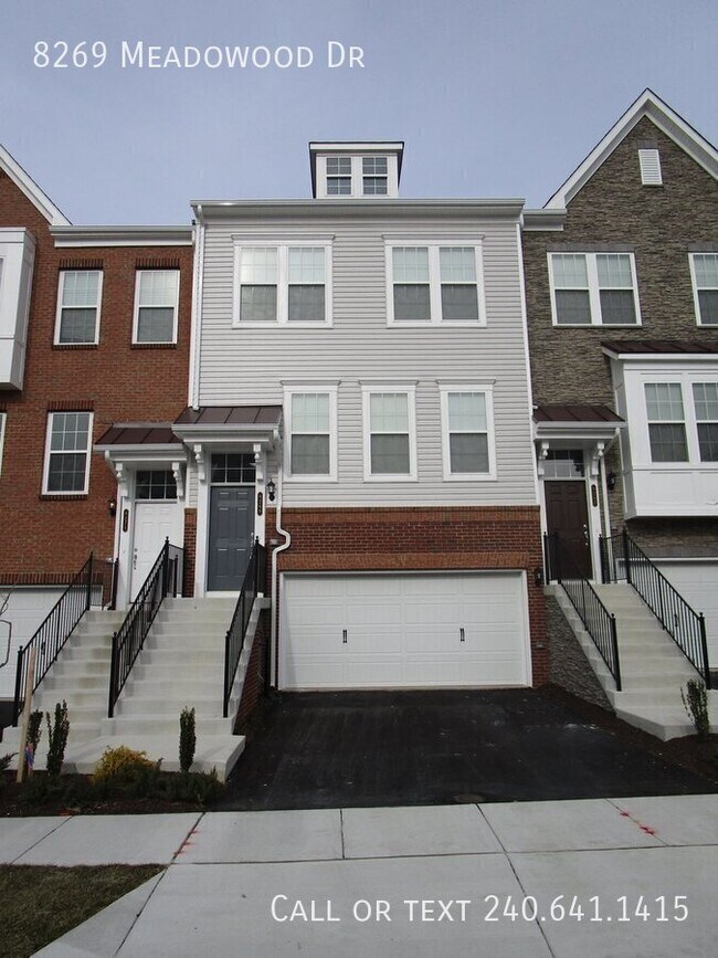 Building Photo - 8269 Meadowood Dr