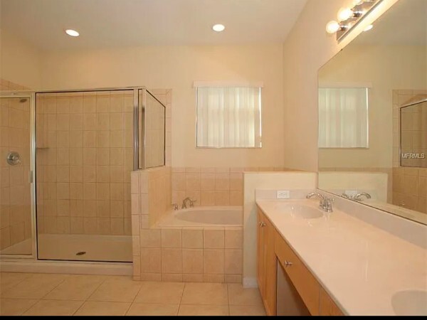 Building Photo - 1343 Clove Dr