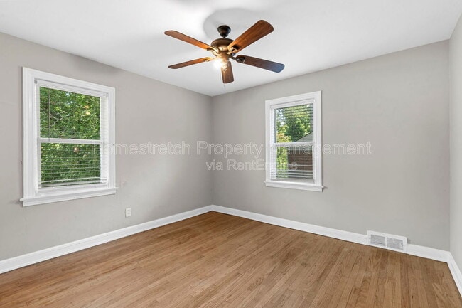 Building Photo - 2633 Avie Dr