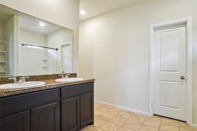 Building Photo - 9300 Castorian Dr