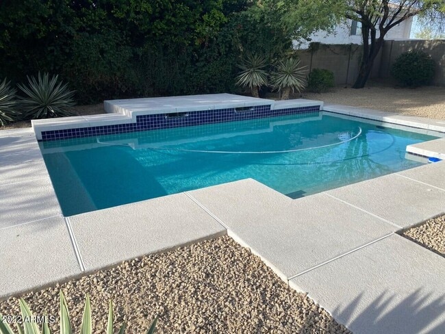 Building Photo - 7637 E Calle De Las Brisas