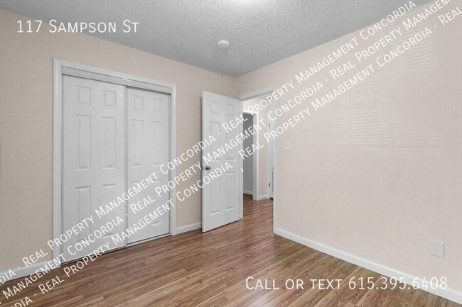 Building Photo - 117 Sampson St
