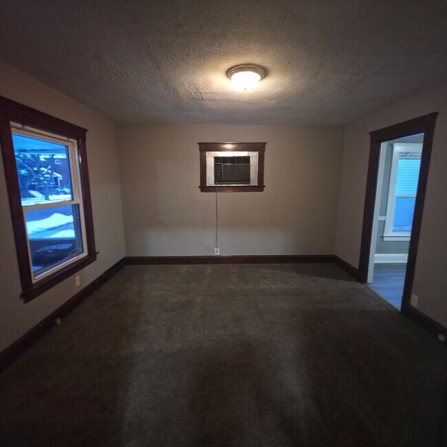 Building Photo - 2064 Halstead Ave