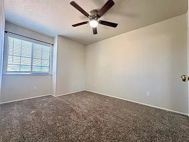 Building Photo - Beautiful 3 bedroom 2.5 bathroom in Antelope!