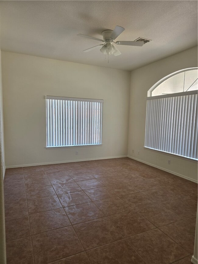 Building Photo - 2356 McCormick Blvd