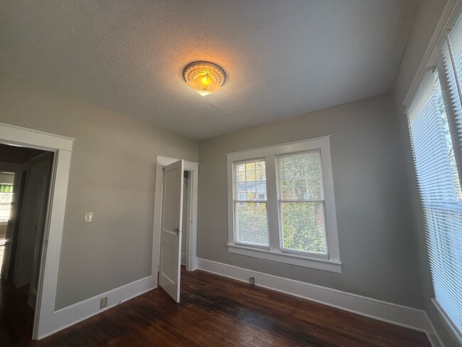 Building Photo - 202-B N Virginia Ave