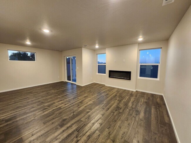 Building Photo - Brand-New Smart Home with Modern Luxury!