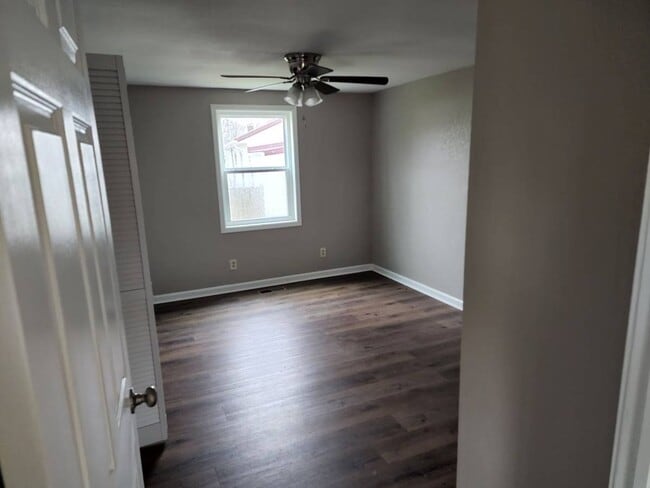 Building Photo - Maryville 37804 -3 bedroom, 2 bath - call Tom Parry 865-607-3649