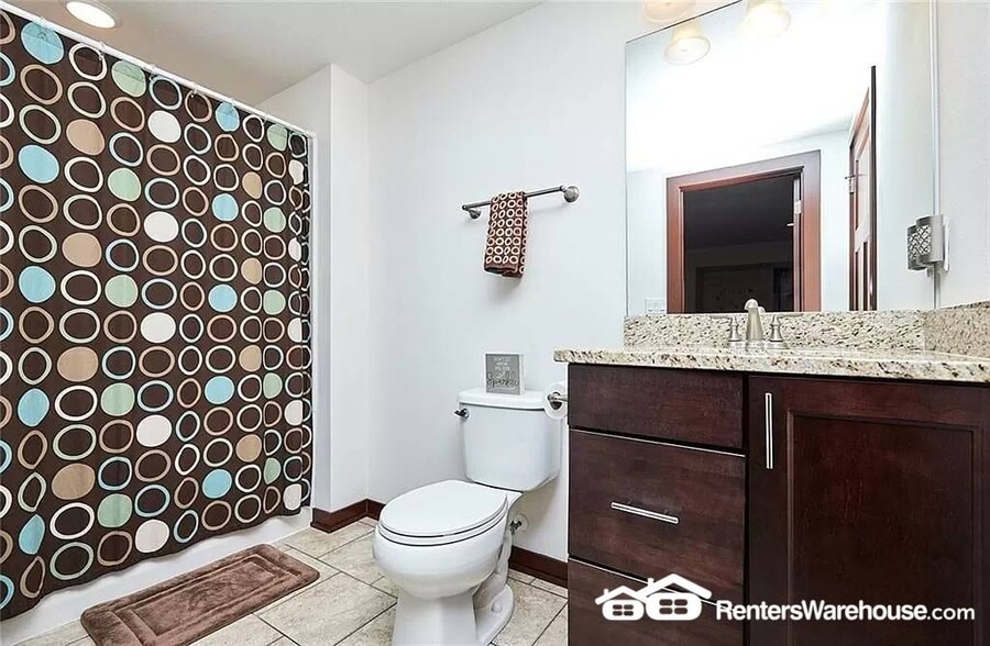 Building Photo - 254 S 91st St