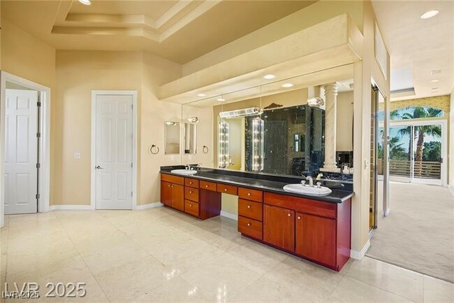 Building Photo - 1008 Trophy Hills Dr