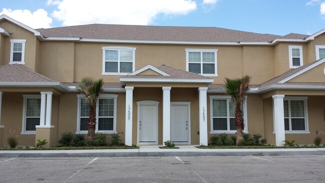 Primary Photo - Amazing Townhome