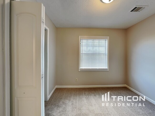 Building Photo - 4069 Valley Brook Rd
