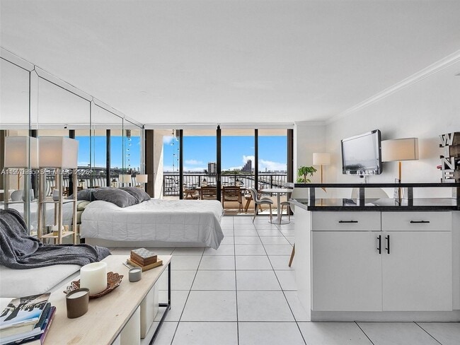 Building Photo - 555 NE 15th St