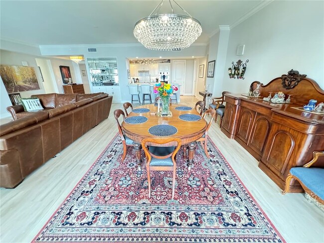 Building Photo - 1111 Ritz Carlton Dr