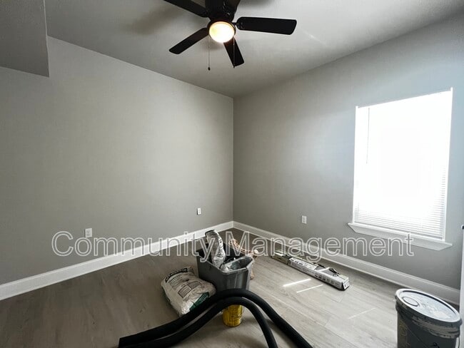 Building Photo - 637 Iberville St