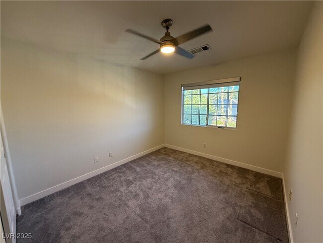 Building Photo - 1373 Dragon Rock Dr