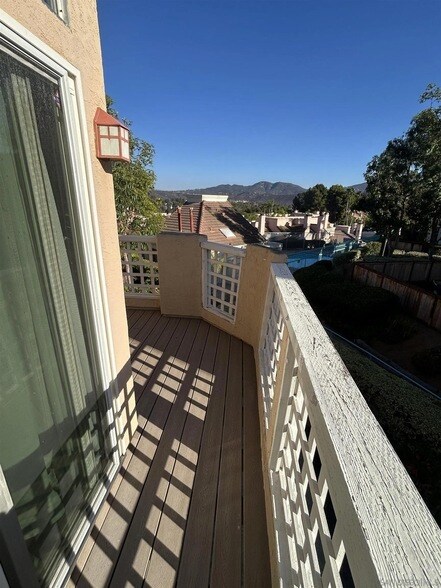 Building Photo - 12049 Calle De Montana