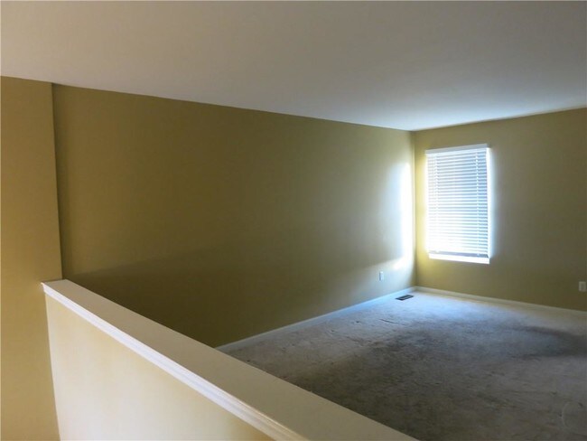 Building Photo - 17542 Gateway Cir