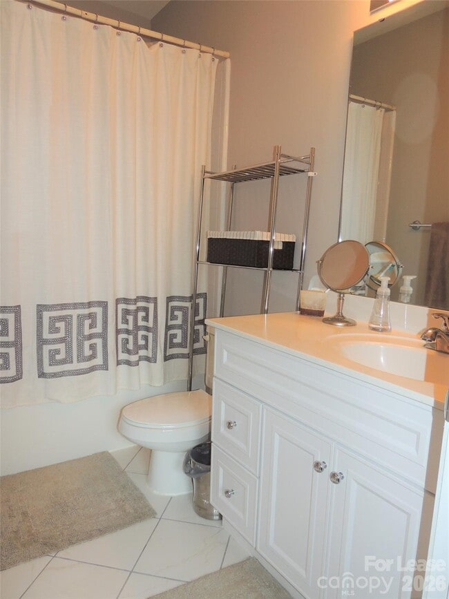 Building Photo - 222 S Torrence St