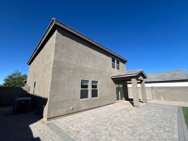 Building Photo - 19233 W Elm St