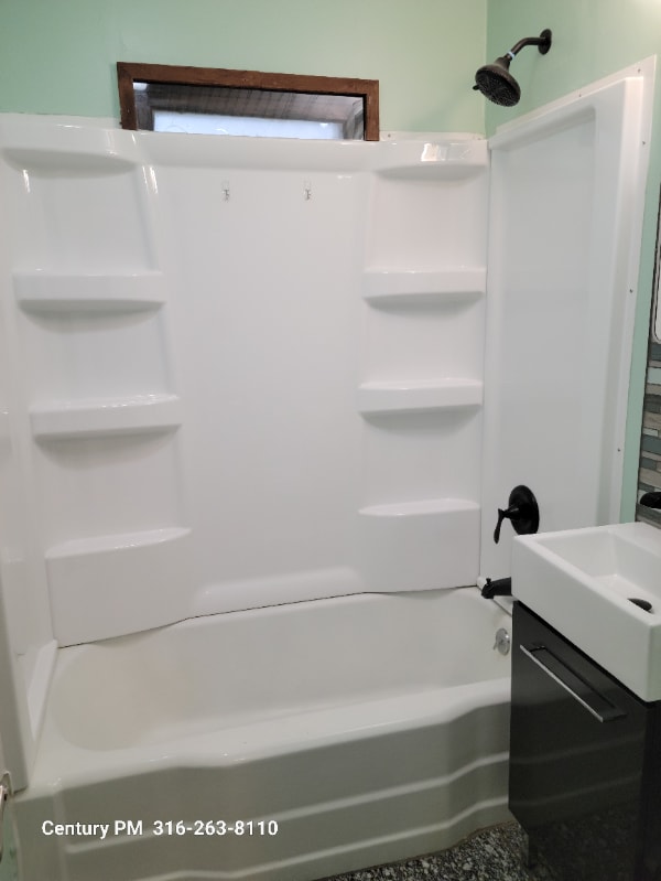 Building Photo - 5941 E Bellaire Ave