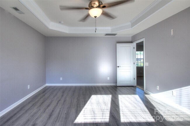 Building Photo - 1444 Ridgehaven Rd