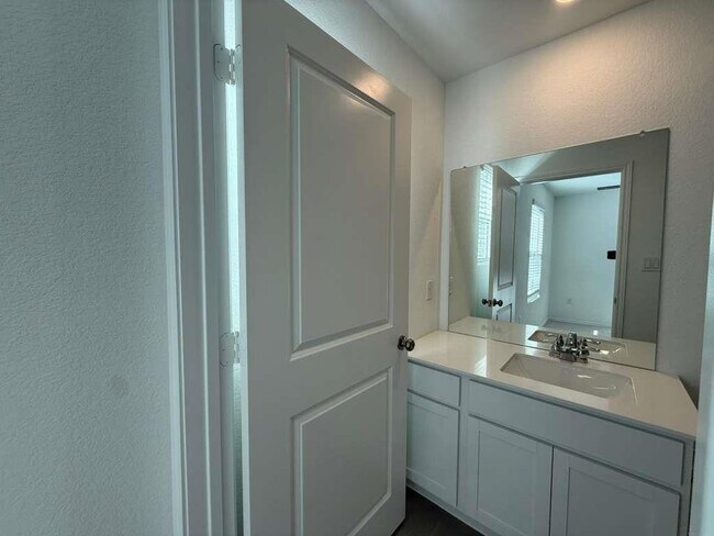 Building Photo - 200 Herald Dr