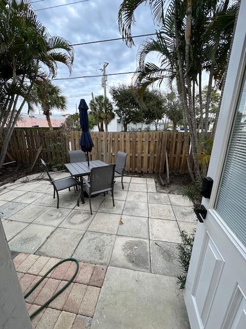 Building Photo - 522 Eastwind Dr